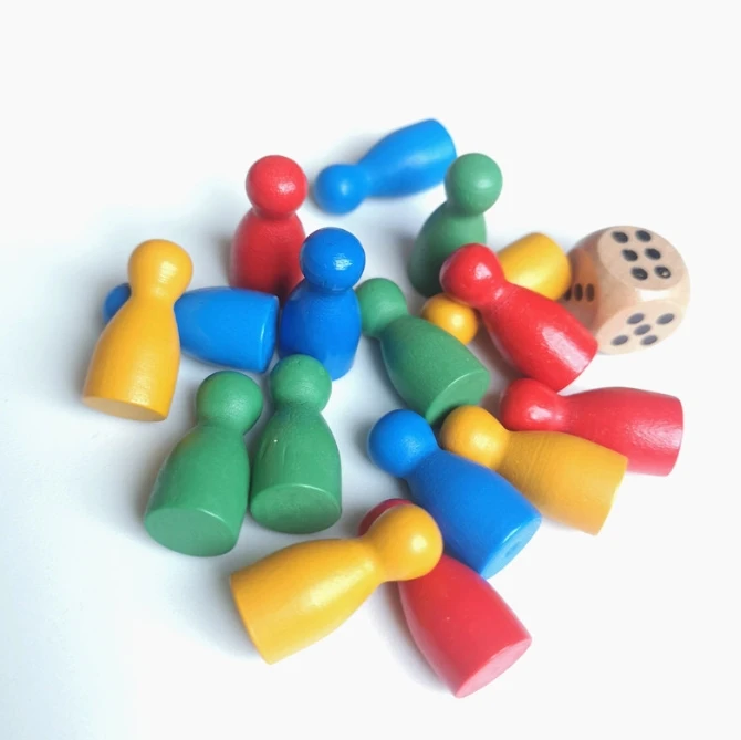 100 Pcs Colorful Wooden Chess  - đánh giá và giá Board Game Loop