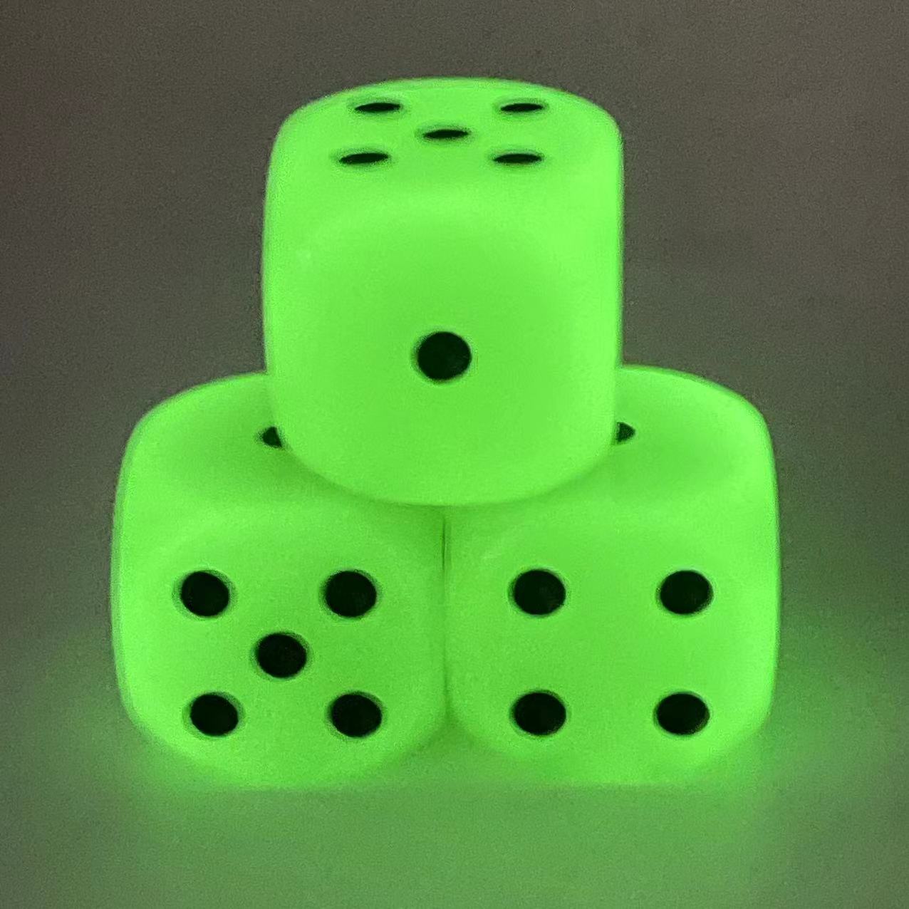 3-Pack 30mm D6  Glow in The Da - đánh giá và giá Board Game Yahtzee